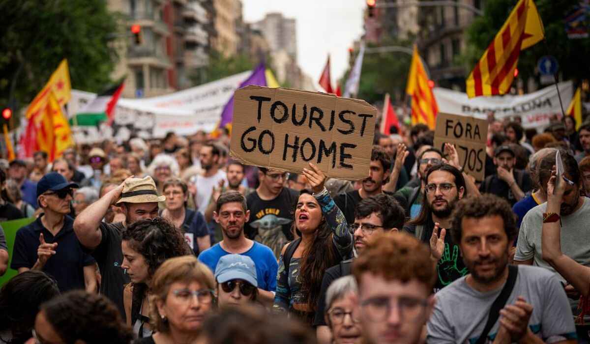 barcelona spain tourism protests