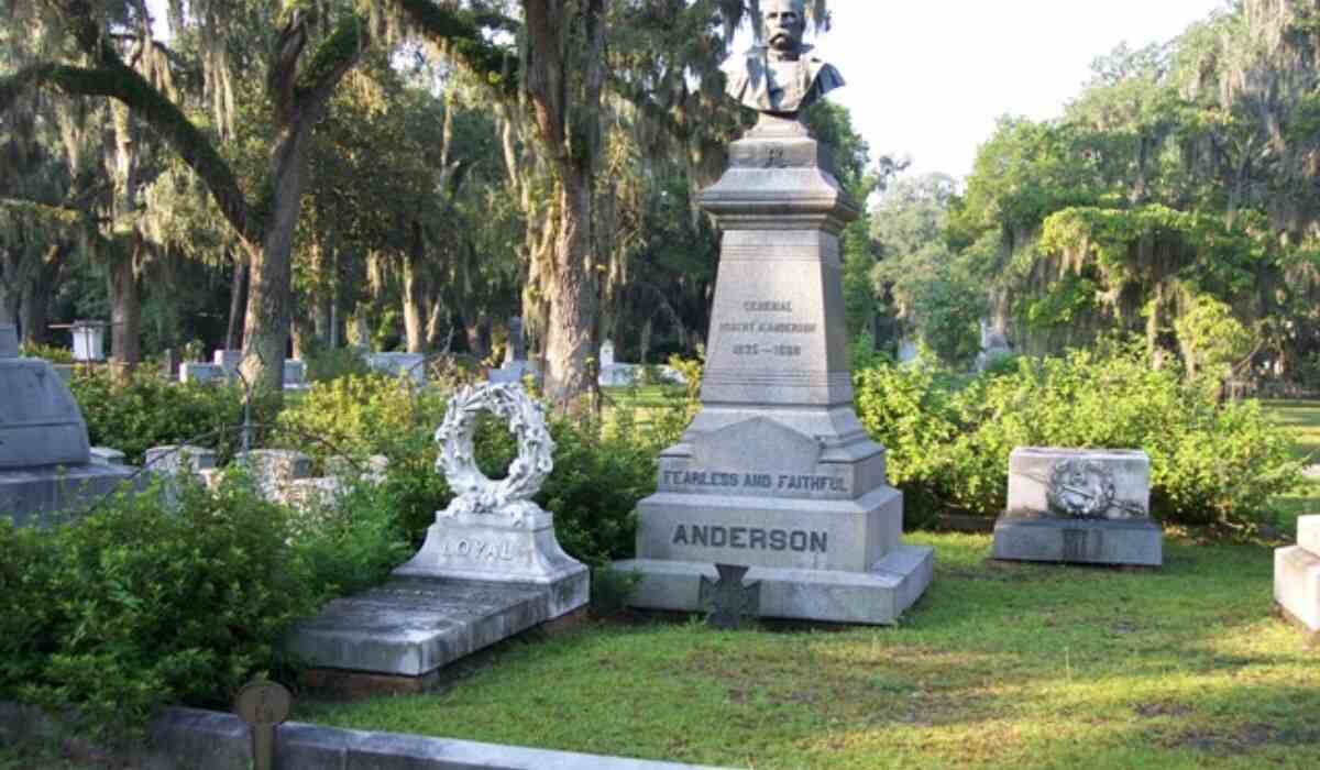 Bonaventure Cemetery Tour